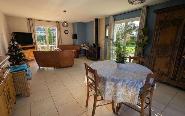 Maison à vendre    5 pièces • 150 m2 Noyers-Bocage