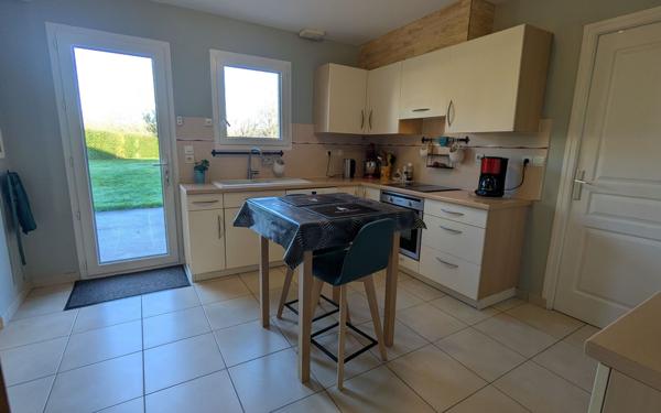 Maison à vendre    5 pièces • 150 m2 Noyers-Bocage