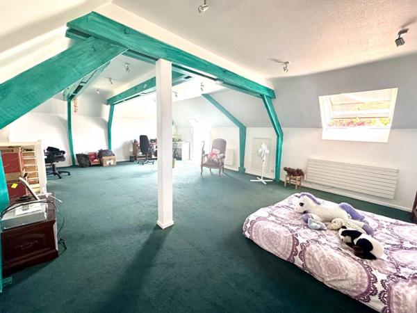 Maison Crepy En Valois 8 pièce(s) 200 m2