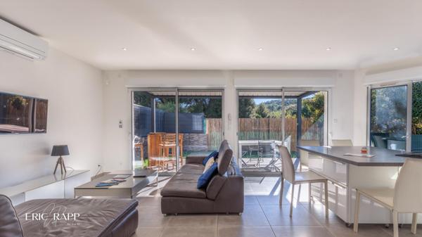 Villa récente, 2 chambres, jardin avec pergola bioclimatique