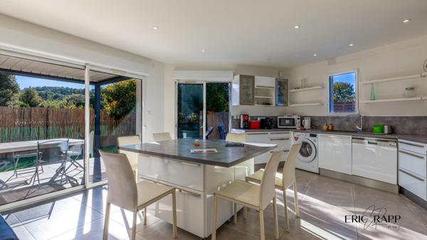 Villa récente, 2 chambres, jardin avec pergola bioclimatique