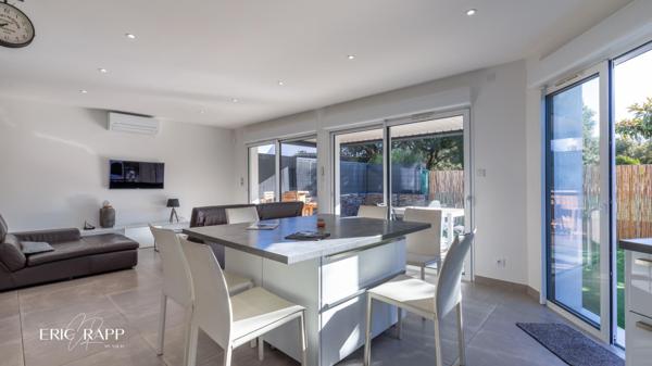 Villa récente, 2 chambres, jardin avec pergola bioclimatique