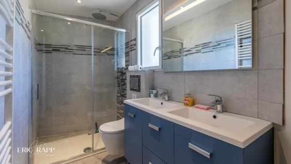 Villa récente, 2 chambres, jardin avec pergola bioclimatique