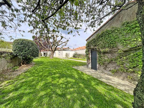 Ensemble immobilier maison et local à vendre - La Guyonnière