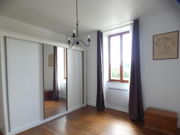 Maison en pierre avec 5 chambres au coeur d'Arnac Pompadour