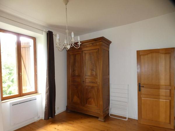 Maison en pierre avec 5 chambres au coeur d'Arnac Pompadour