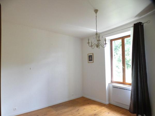 Maison en pierre avec 5 chambres au coeur d'Arnac Pompadour