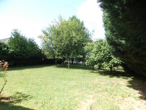 Maison en pierre avec 5 chambres au coeur d'Arnac Pompadour