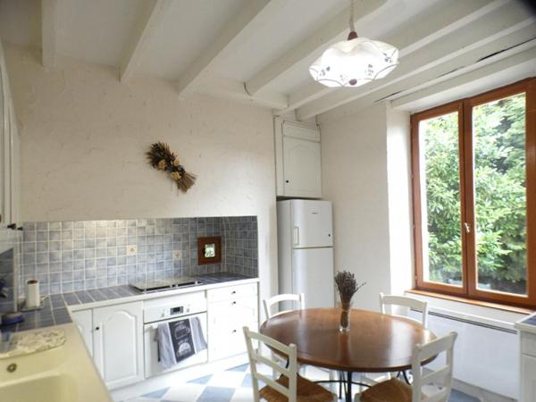 Maison en pierre avec 5 chambres au coeur d'Arnac Pompadour