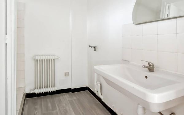 Appartement à vendre    2 pièces • 27,04 m2 Château-Arnoux-Saint-Auban