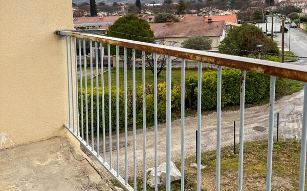 Appartement à vendre    2 pièces • 27,04 m2 Château-Arnoux-Saint-Auban