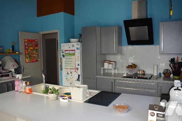 MAISON MODERNE SITUEE A VILLEFAGNAN 1hectare de terrain 220m2