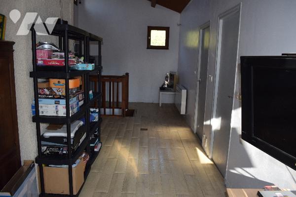 MAISON MODERNE SITUEE A VILLEFAGNAN 1hectare de terrain 220m2