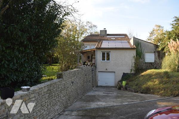 MAISON MODERNE SITUEE A VILLEFAGNAN 1hectare de terrain 220m2