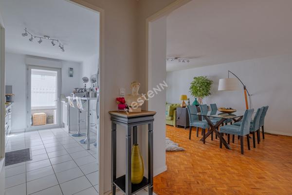 Appartement T3 80.79 m2 Villeurbanne GRATTE-CIEL, Traversant, Terrasse, Jardin, Loggia