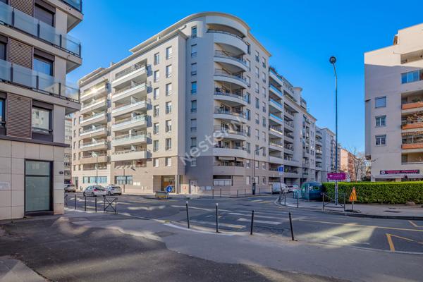 Appartement T3 80.79 m2 Villeurbanne GRATTE-CIEL, Traversant, Terrasse, Jardin, Loggia