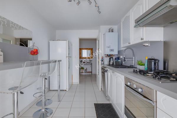 Appartement T3 80.79 m2 Villeurbanne GRATTE-CIEL, Traversant, Terrasse, Jardin, Loggia