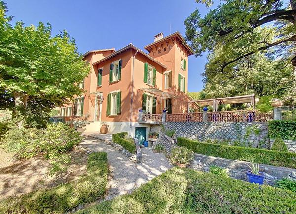 Élégante Maison de Maître à Noyers sur Jabron