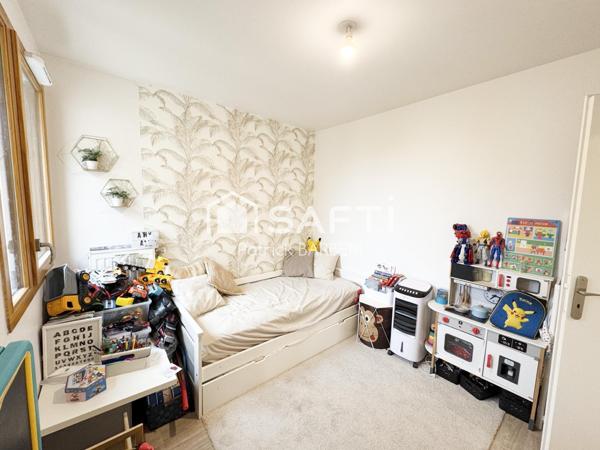 Résidence récente et dernier étage!