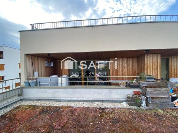 Résidence récente et dernier étage!