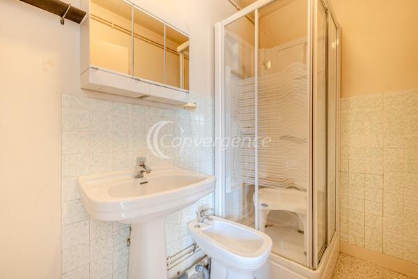 Maison de village
                                                                                                                                                                                                                                                                                                                        5 pièce(s)                                                                                                                                                                                                          3 chambre(s)                                                                                                                                                                                                          118  m²