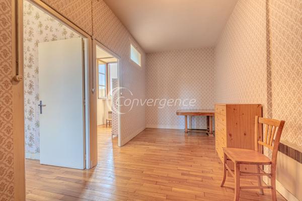Maison de village
                                                                                                                                                                                                                                                                                                                        5 pièce(s)                                                                                                                                                                                                          3 chambre(s)                                                                                                                                                                                                          118  m²