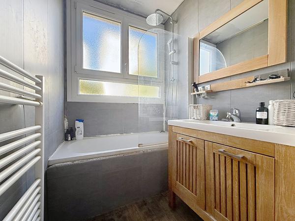 À vendre T3 avec cave et parking ? Rouen Vallon Suisse - ROUEN