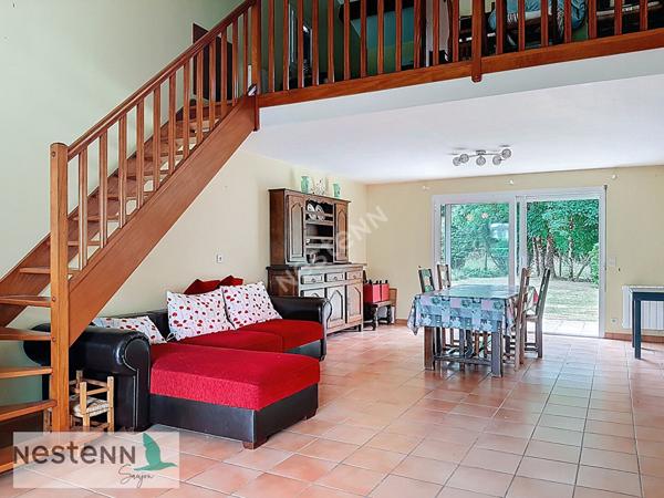 A vendre maison à deux pas du centre de Saujon,110 m², 3 chambres,2 garages, terrain de 815m²