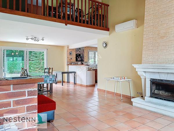 A vendre maison à deux pas du centre de Saujon,110 m², 3 chambres,2 garages, terrain de 815m²