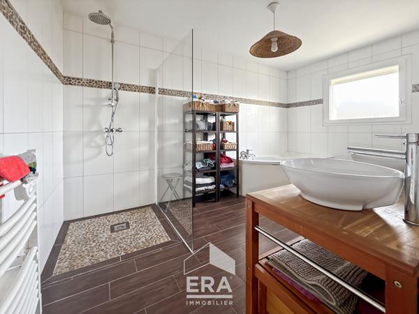 Maison 6 pièces 152 m²      PESSAC MAGONTY