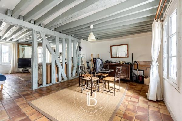 Paris 1er, Appartement 1 Chambre -  73 m² à vendre