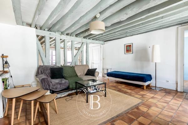 Paris 1er, Appartement 1 Chambre -  73 m² à vendre