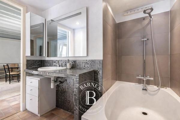 Paris 1er, Appartement 1 Chambre -  73 m² à vendre