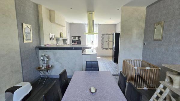 MAISON DE VILLAGE - CALME - ENVIRONNEMENT CAMPAGNE