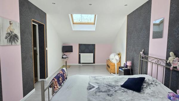 MAISON DE VILLAGE - CALME - ENVIRONNEMENT CAMPAGNE