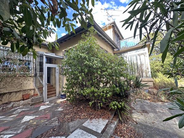 Nîmes (30900) maison avec super terrain au calme