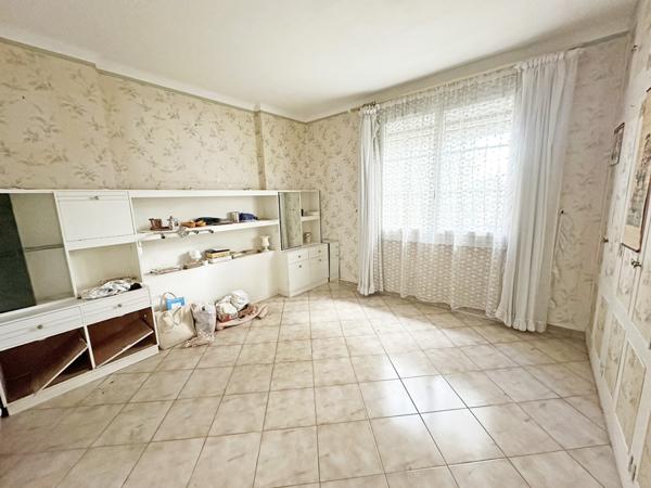 Nîmes (30900) maison avec super terrain au calme