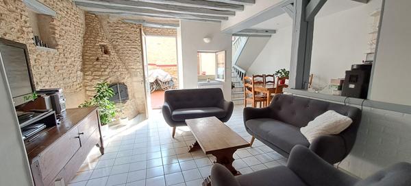 Maison de ville 3 chambres avec une cour centre-ville Etampes