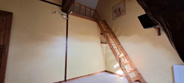 Maison de ville 3 chambres avec une cour centre-ville Etampes