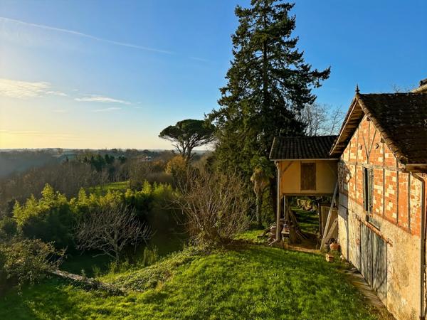 Dpt Gers (32) à vendre à LUPIAC - maison P6 de 150 m2 - terrain de 1868 m2