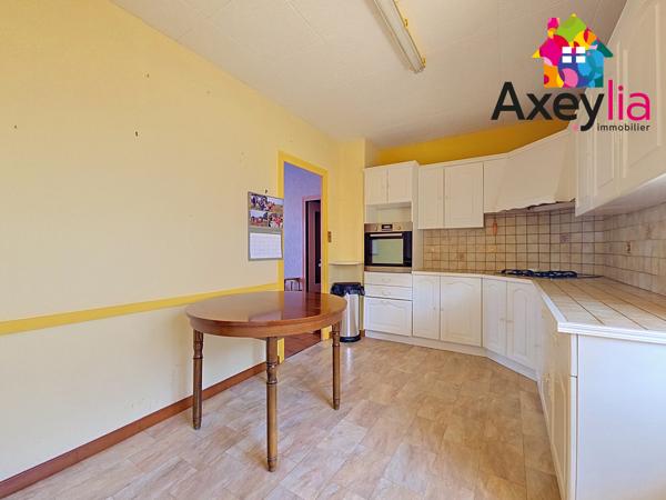 A VENDRE - ROANNE - MAISON SUR SOUS SOL AVEC GRAND GARAGE INDEPENDANT