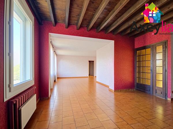 A VENDRE - ROANNE - MAISON SUR SOUS SOL AVEC GRAND GARAGE INDEPENDANT
