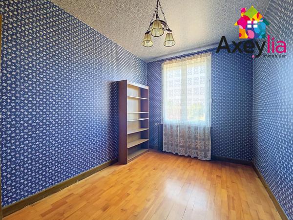 A VENDRE - ROANNE - MAISON SUR SOUS SOL AVEC GRAND GARAGE INDEPENDANT