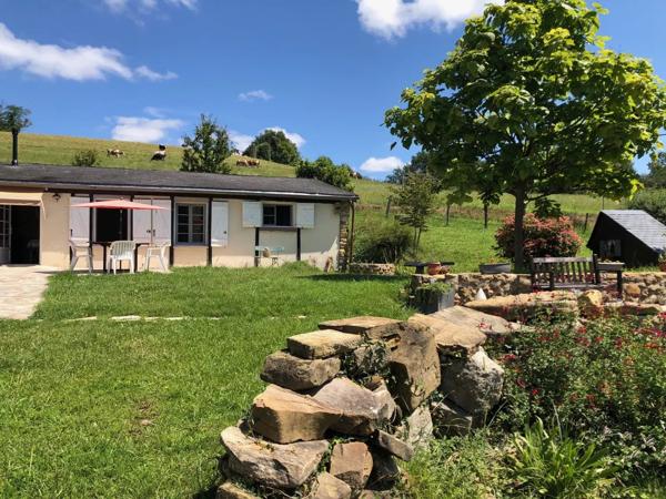 Belle maison en pierre, avec dépendances et une vue magnifique sur les Pyrénées