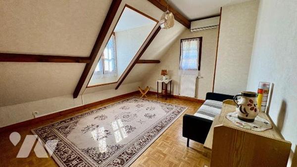 Située dans un environnement agréable à Salbris (41300), cette belle maison construite en 1996 ...