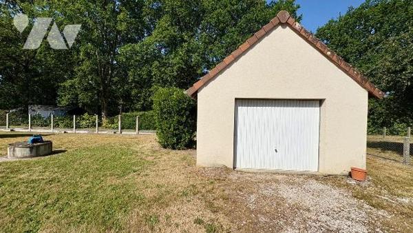 Située dans un environnement agréable à Salbris (41300), cette belle maison construite en 1996 ...