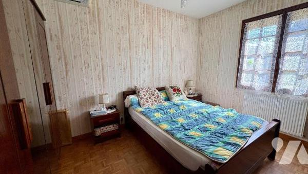Située dans un environnement agréable à Salbris (41300), cette belle maison construite en 1996 ...