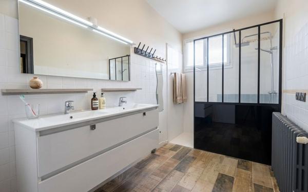 Maison à vendre    5 pièces • 136 m2 Anneyron