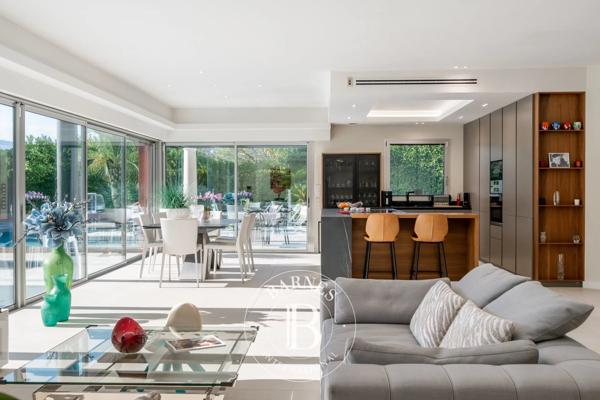 Mougins, Villa 4 Chambres -  211 m² à vendre