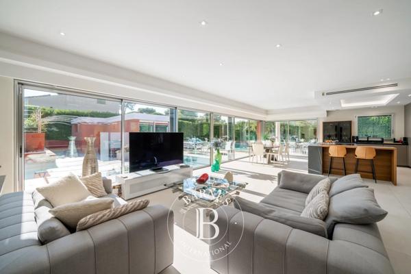 Mougins, Villa 4 Chambres -  211 m² à vendre